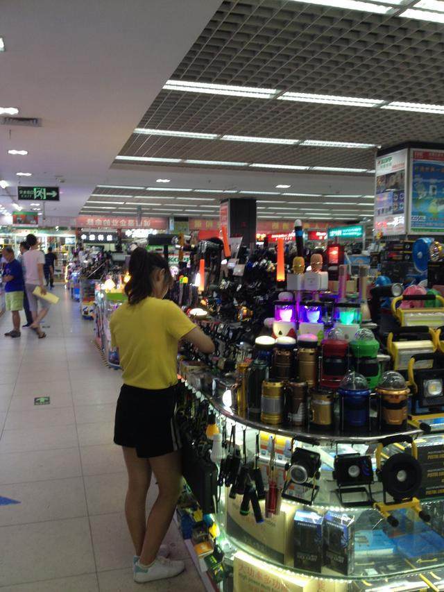 深圳華強北 電子市場依然火爆，網絡技術服務成新引擎